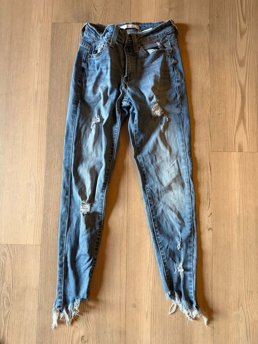 KanCan Women's High-Rise Distressed Frayed Hem Skinny Jeans